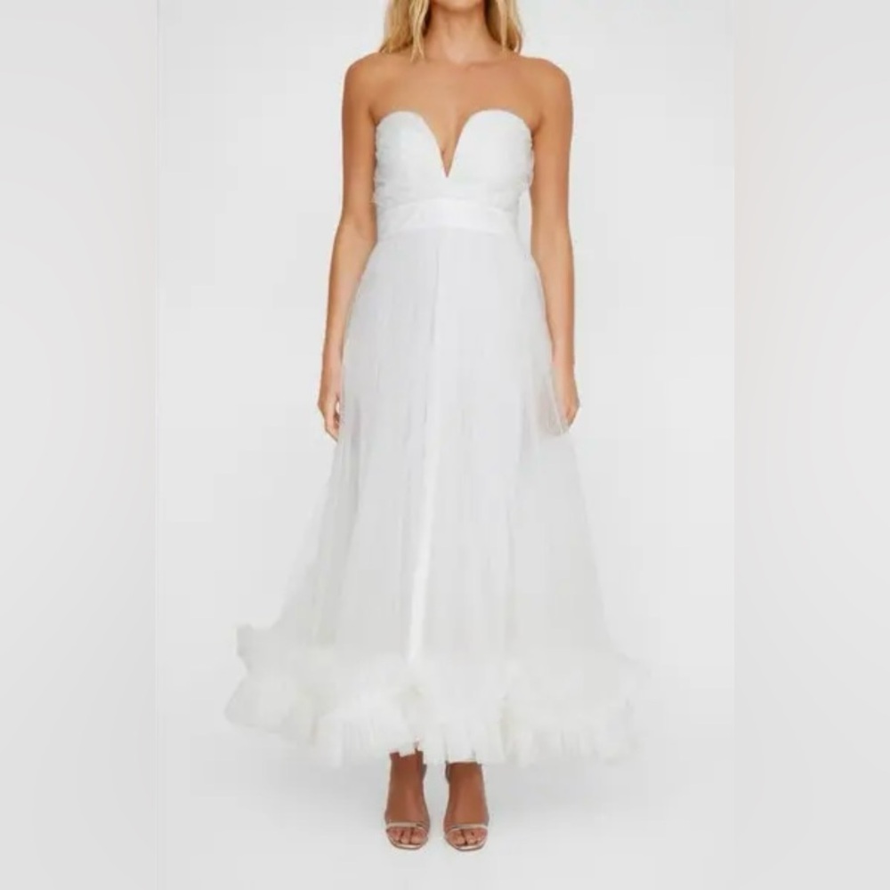 NWOT NASTY GAL Strapless Plunge Neck Ruffle Hem Tulle Dress in Ivory size 6